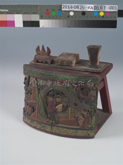 布袋戲戲偶道具之桌子藏品圖，第1張