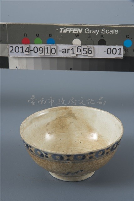 黃褐底藍圈點碗	 	藏品圖，第2張