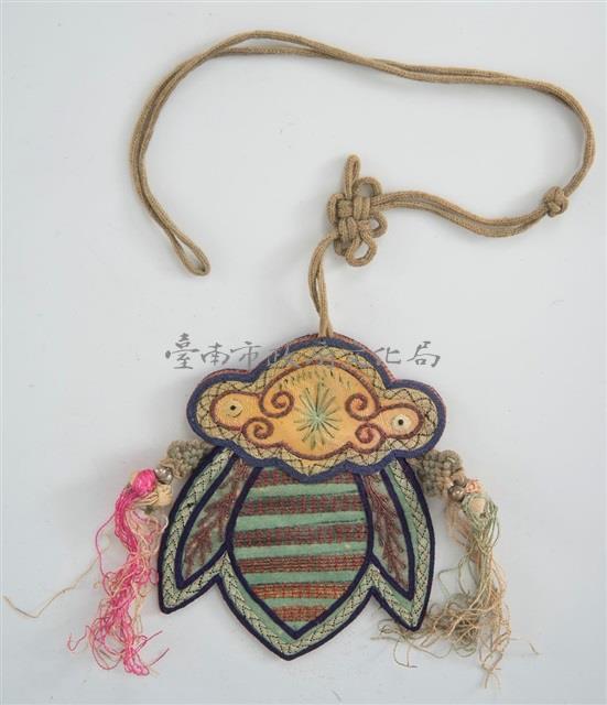 綠底蟬形荷包藏品圖，第2張