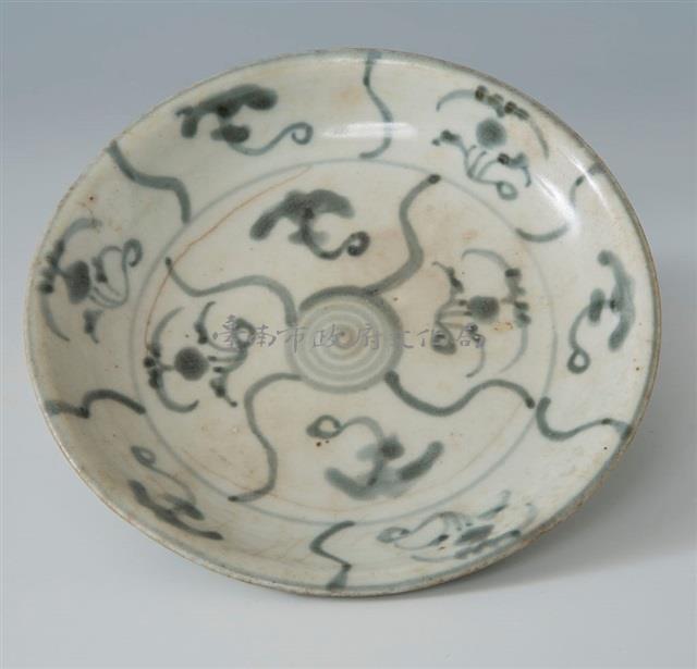青花靈芝纏枝紋盤	藏品圖，第1張