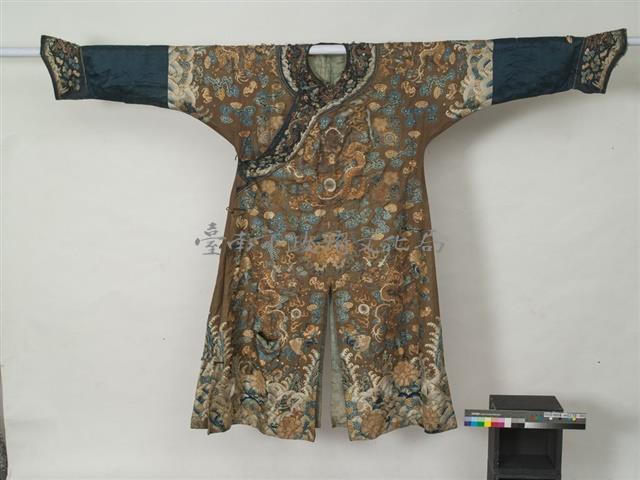 清秋香綠刺繡蟒袍朝服藏品圖，第1張