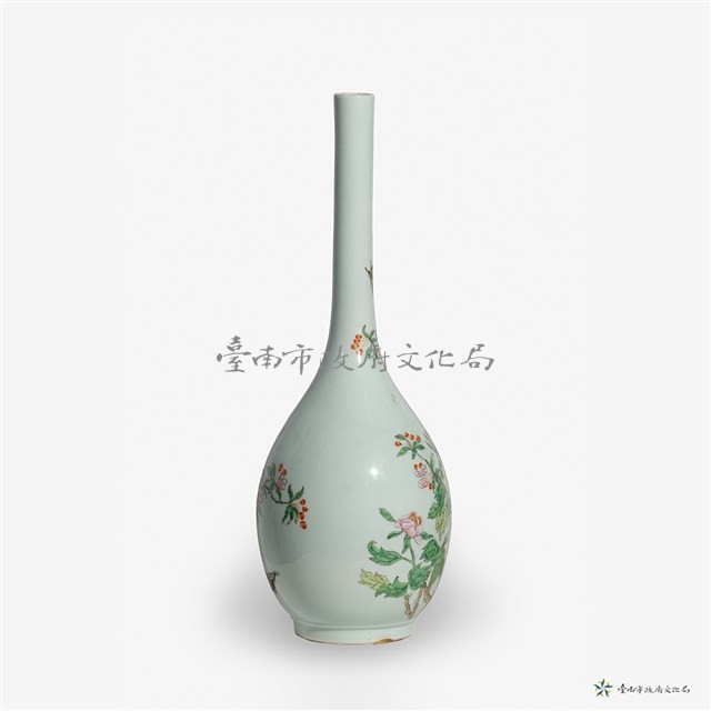仿清乾隆粉彩花蝶膽瓶藏品圖，第3張