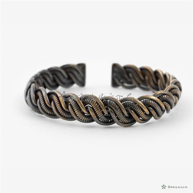 銀絞繩紋手環一對藏品圖，第3張