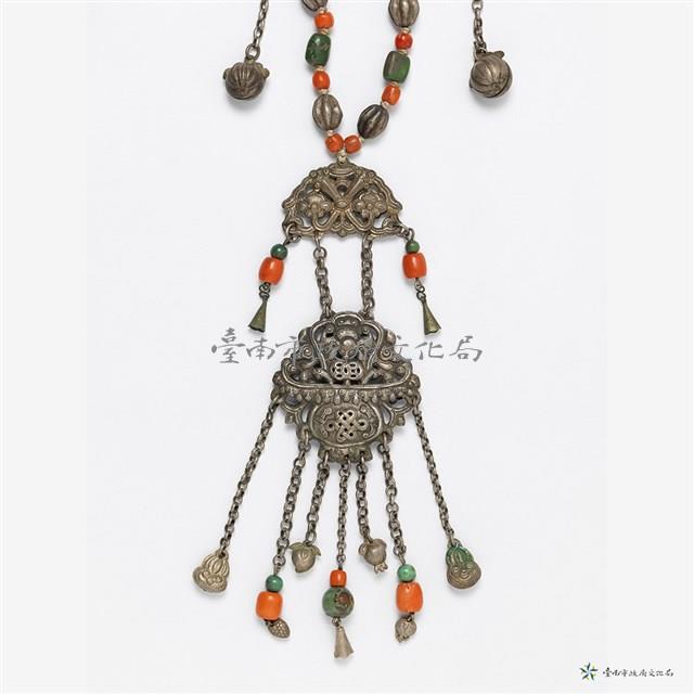 銀花瓶紋墜飾項鍊藏品圖，第3張