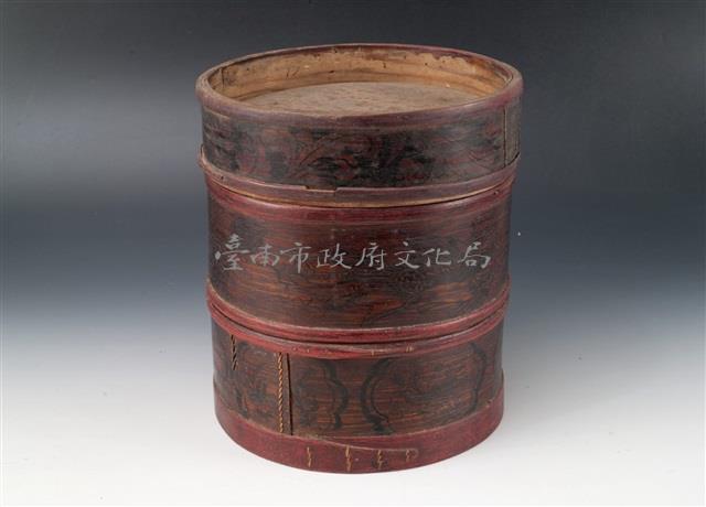 朱漆描黑彩圓盒花層藏品圖，第1張