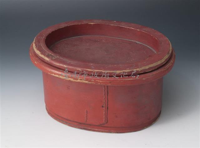 紅漆橢圓盤藏品圖，第1張