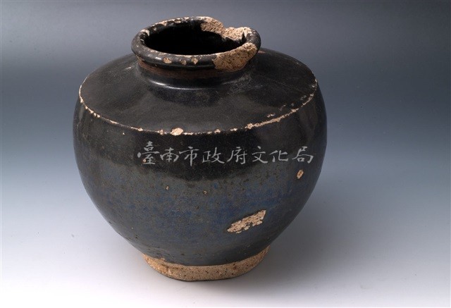 醬釉折肩陶罐藏品圖，第1張