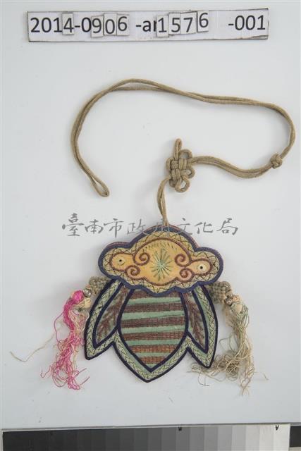 綠底蟬形荷包藏品圖，第1張
