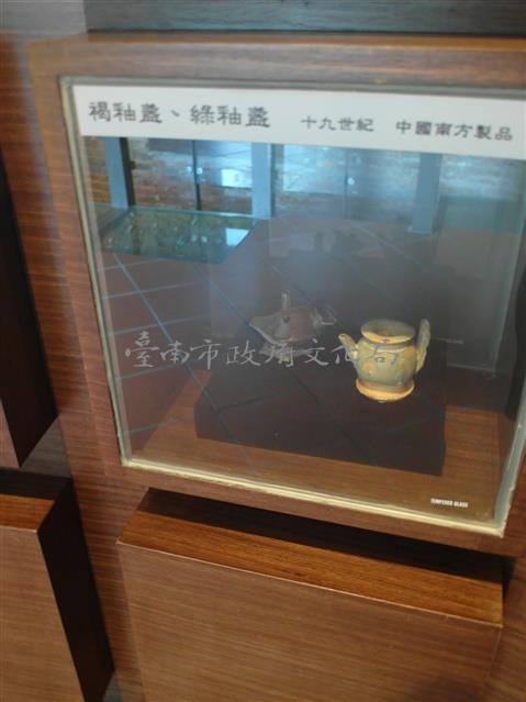 褐釉盞、綠釉盞殘件藏品圖，第1張