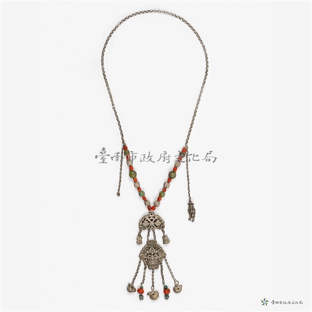 銀花瓶紋墜飾項鍊藏品圖，第1張