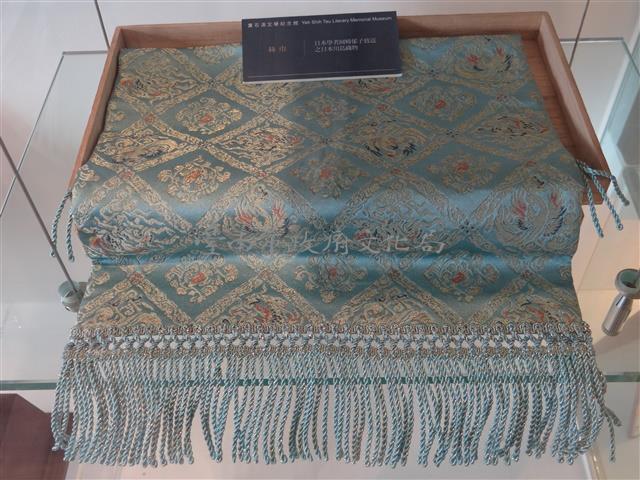 日本學者岡崎郁子致送之日本川島織物藏品圖，第1張