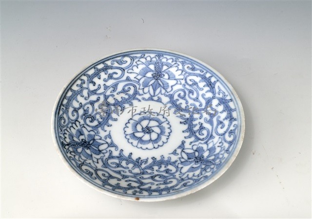青花纏枝花草紋盤藏品圖，第1張