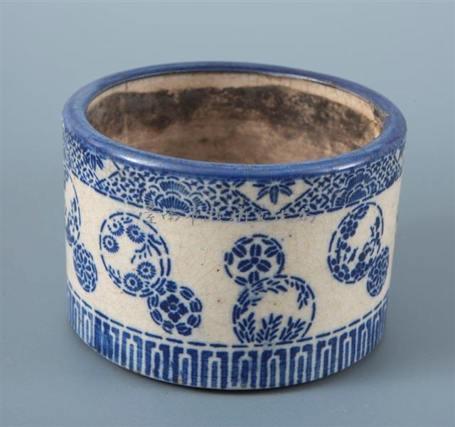 印花青花爐	 	藏品圖，第1張