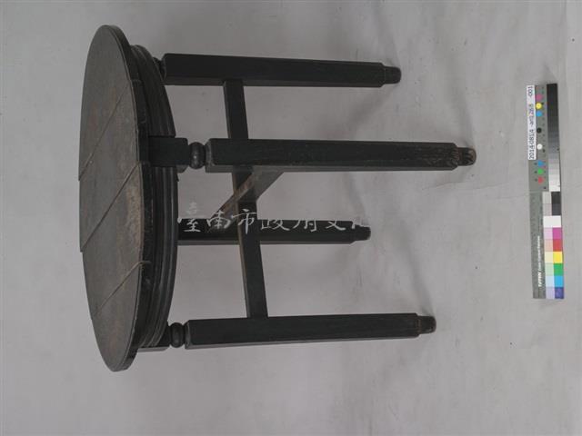 圓型木桌	 	藏品圖，第2張