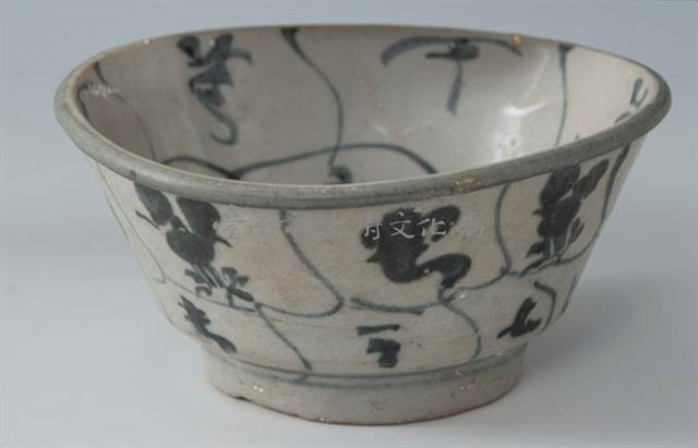 靈芝纏枝紋青花碗	藏品圖，第1張