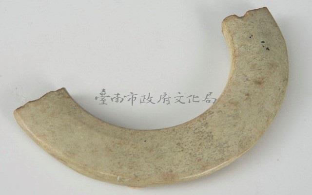 玉玦藏品圖，第2張