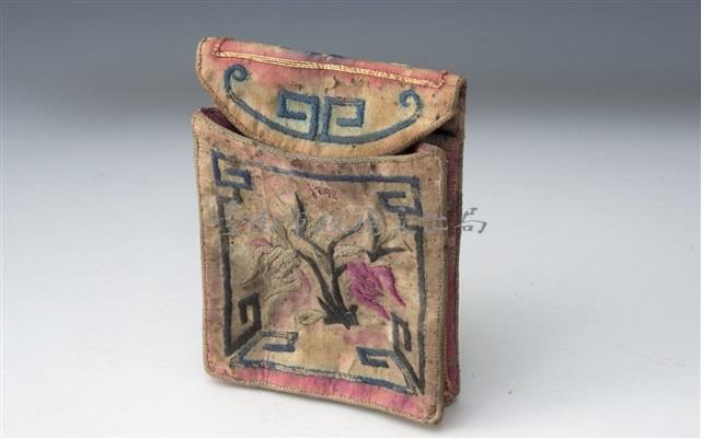 粉色棉地彩繡花果紋煙盒袋藏品圖，第2張