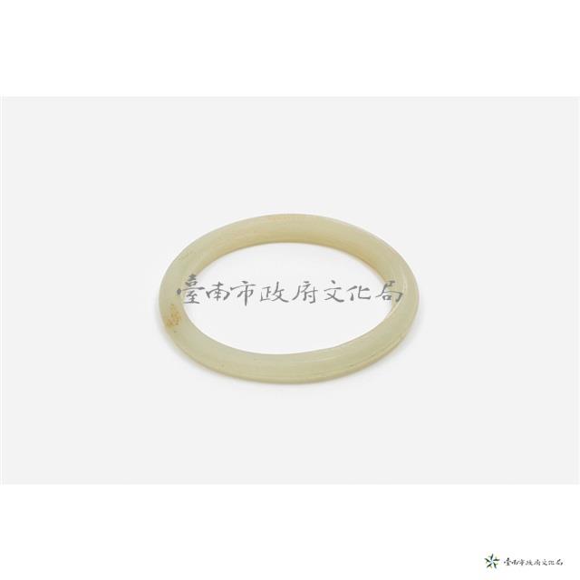 透明白色手環藏品圖，第1張