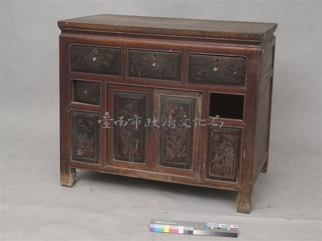 木製三聯櫥藏品圖，第1張