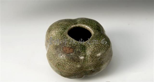 青釉水盂藏品圖，第1張