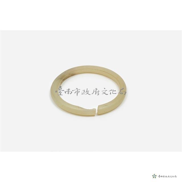 透明白色手環藏品圖，第1張