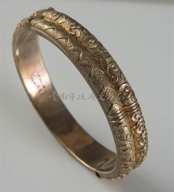 銅手環藏品圖，第1張