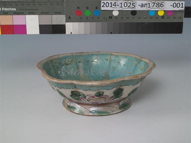 彩繪花口碗	 	藏品圖，第1張