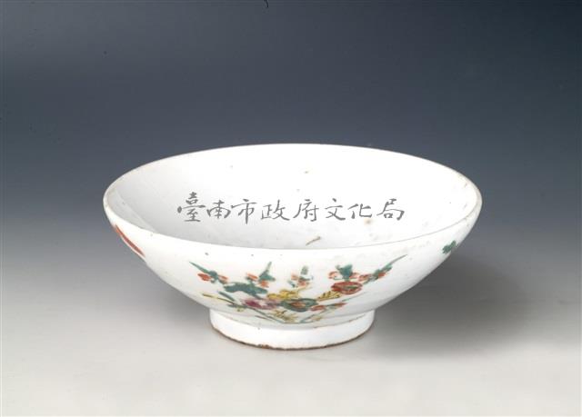 花草紋加彩白瓷碗藏品圖，第1張