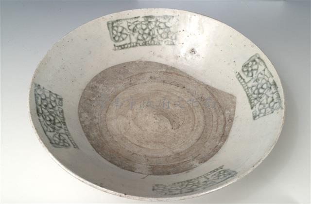 青白瓷盤藏品圖，第1張