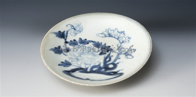 青花湖石牡丹花草紋盤藏品圖，第1張