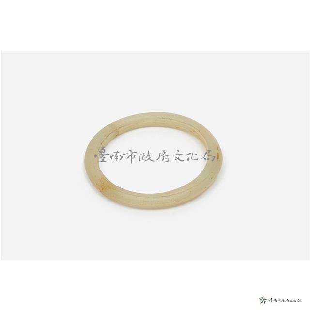 透明白色手環藏品圖，第1張