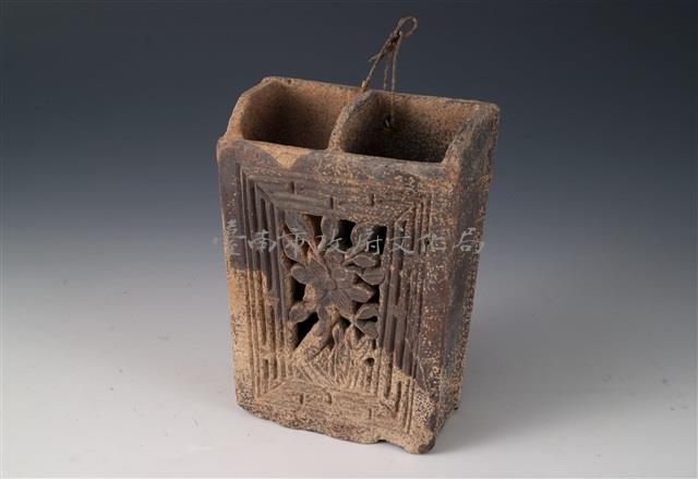 紅陶鏤空筷籠藏品圖，第1張