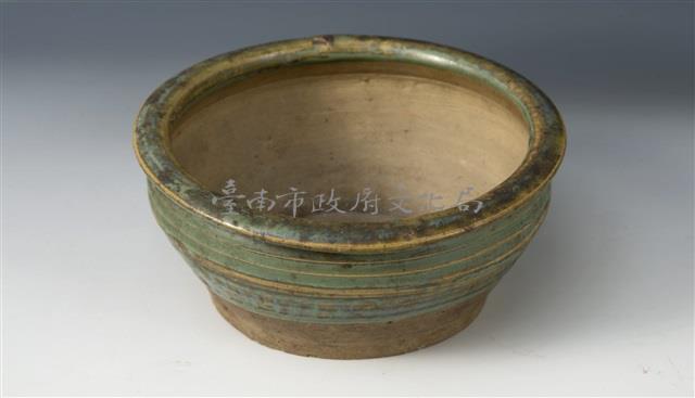 小口四繫醬釉罐藏品圖，第1張