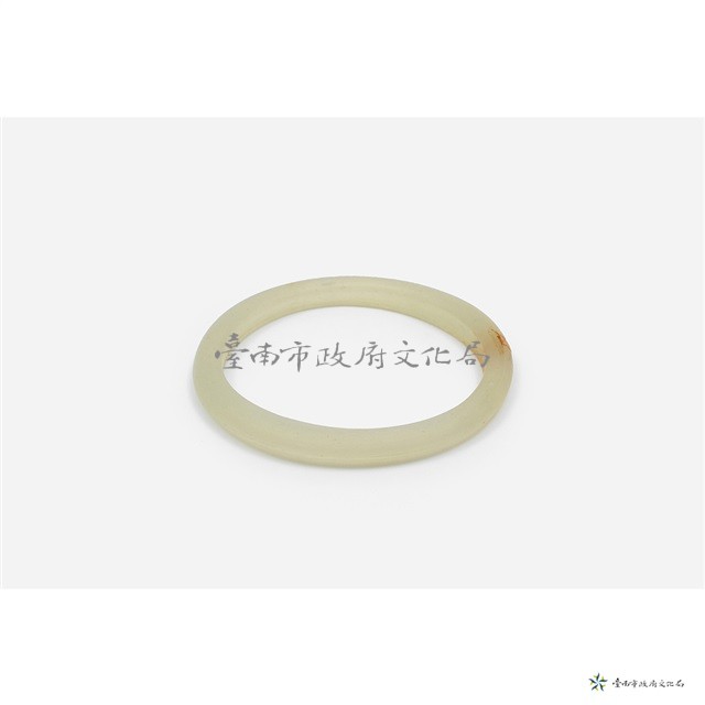 透明白色手環藏品圖，第1張