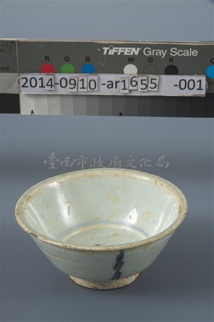 淡青底藍花碗	 	藏品圖，第1張