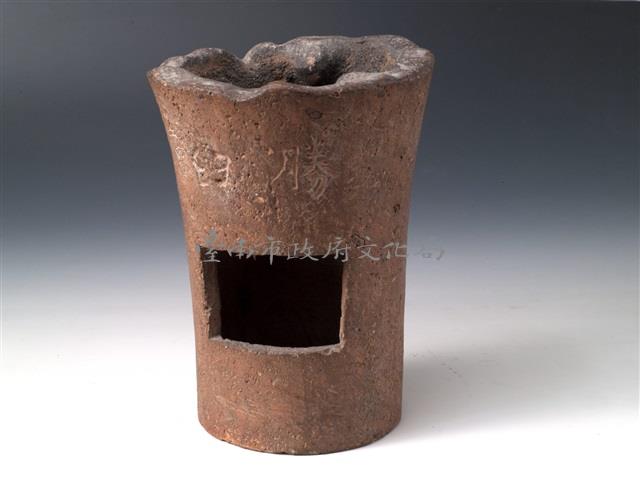 紅陶方形小火爐藏品圖，第1張