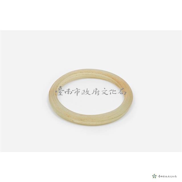 透明白色手環藏品圖，第1張