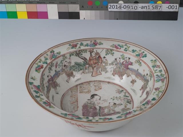 白底彩繪半瓷盆	 	藏品圖，第1張