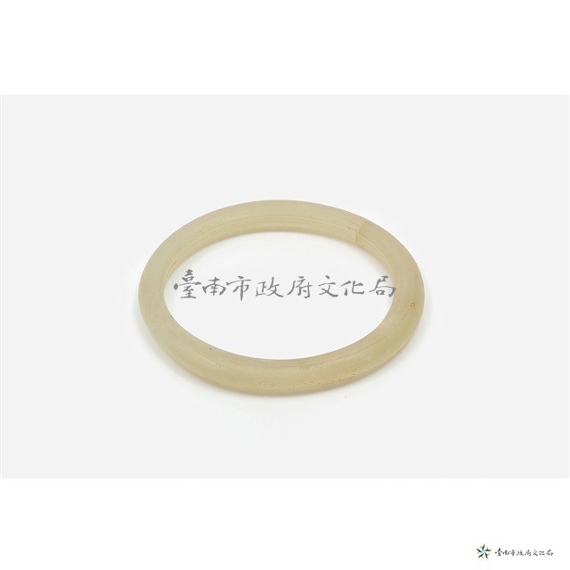 透明白色手環藏品圖，第1張