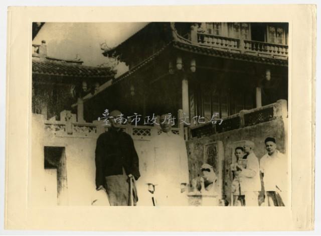 蔣介石遊赤崁樓相片	 	藏品圖，第1張