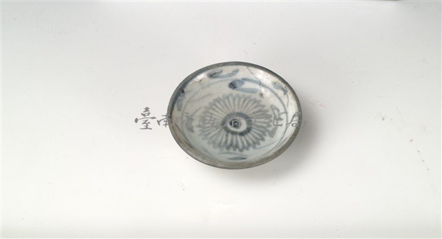 青花團菊紋碟藏品圖，第1張