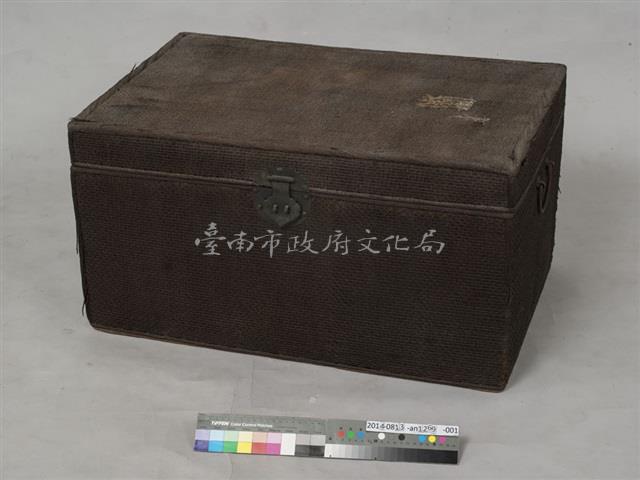 木制棕櫚製行李箱	 	藏品圖，第1張