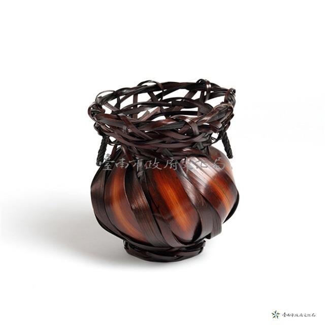 八片雙環花器藏品圖，第1張