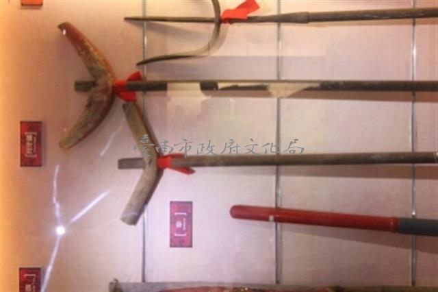 月牙鏟(左)藏品圖，第1張