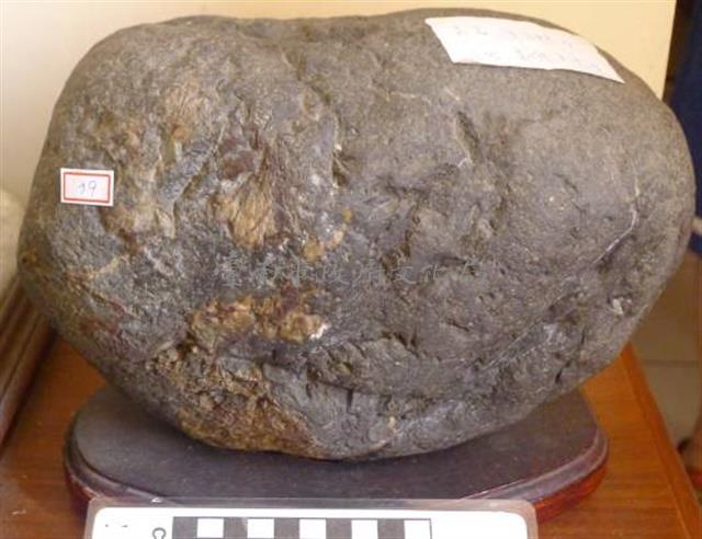 黑年糕石藏品圖，第1張