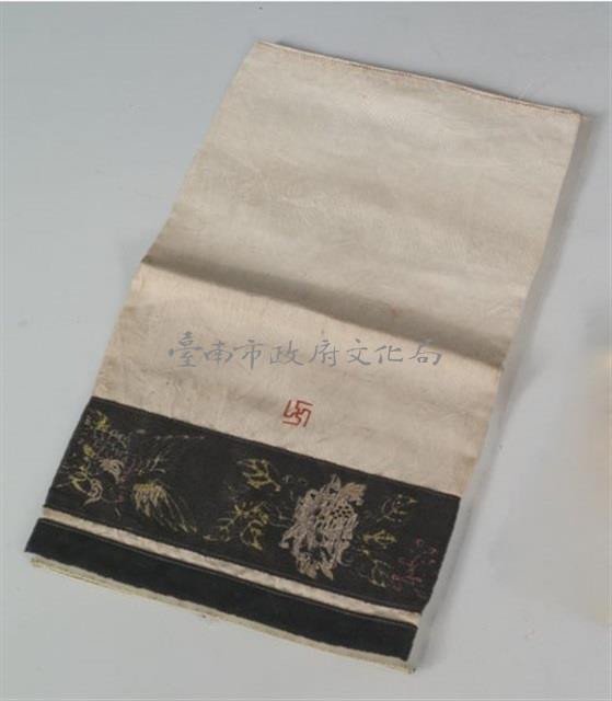 花卉卍字紋半襪藏品圖，第1張