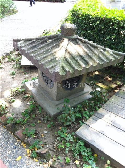 燈座(水池旁靠擎天門)藏品圖，第1張