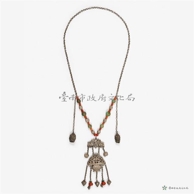 銀花瓶紋墜飾項鍊藏品圖，第1張