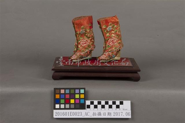 彩繡繡鞋一對(大)藏品圖，第1張