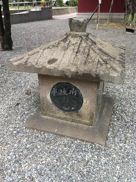 燈座(庭園靠大殿入口)藏品圖，第1張